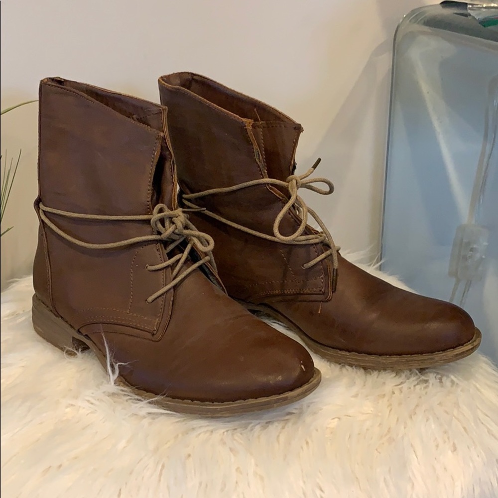 Chestnut Lace up combat boots